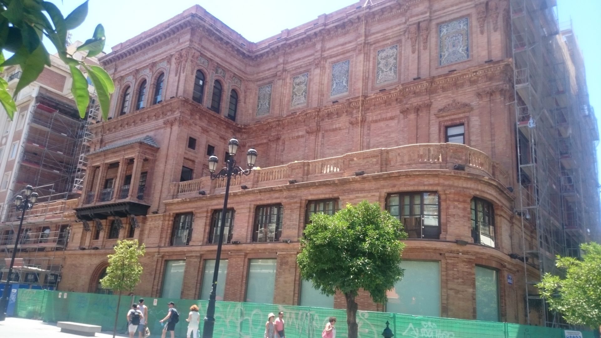 Obras de Reparación de las fachadas del Edificio Coliseo (Sevilla)